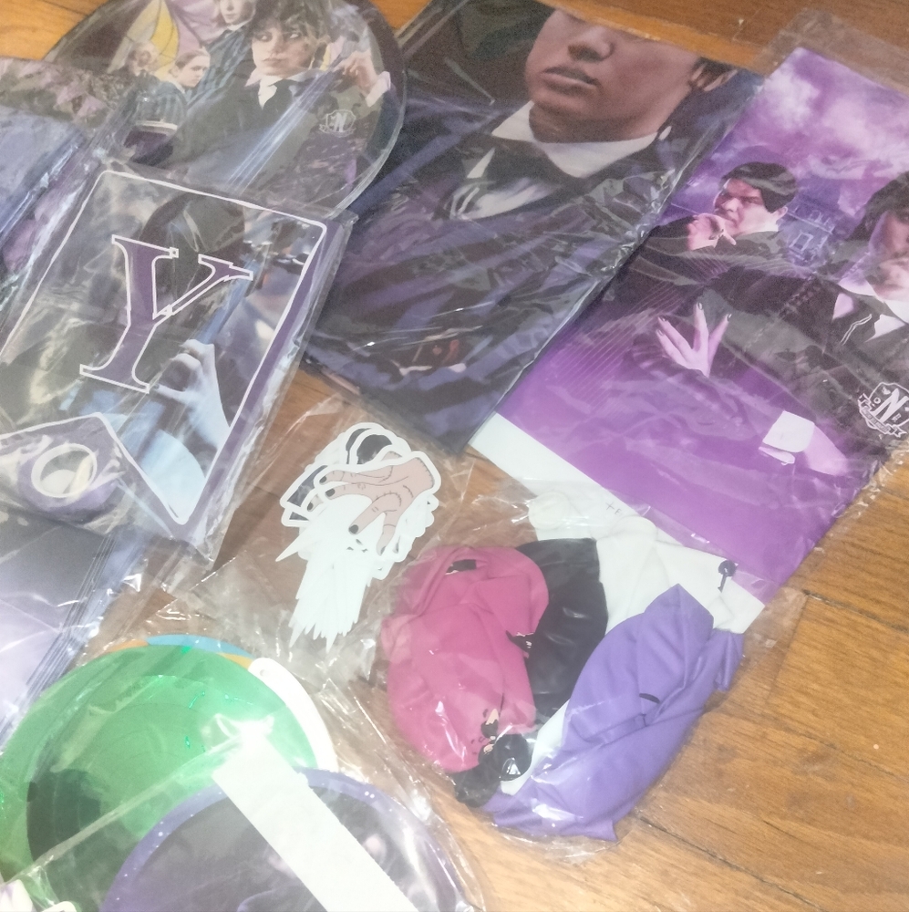 Wednesday Addams Birthday Party Supplies Decorations Bundle Merchandise Set - Picture 3 of 4